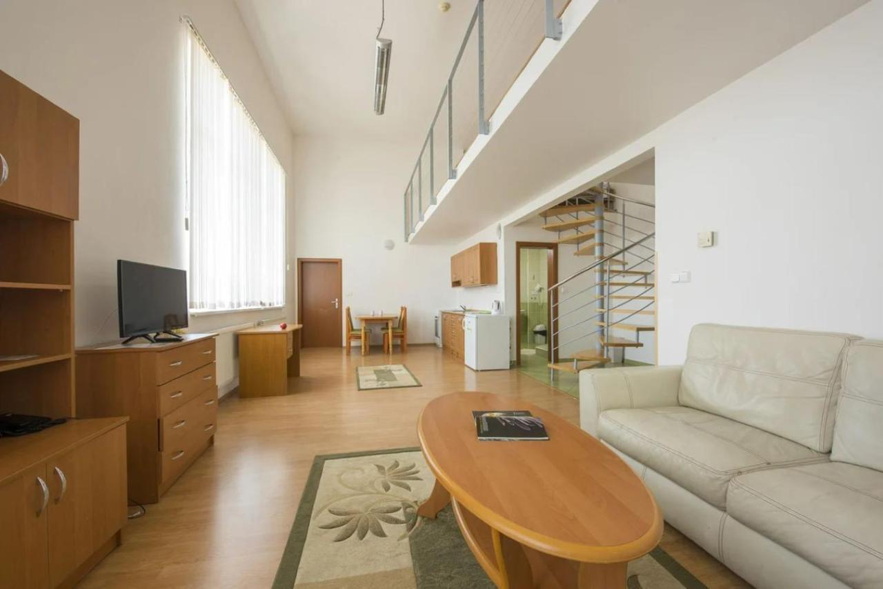 Hotel Spolcentrum Svit Extérieur photo