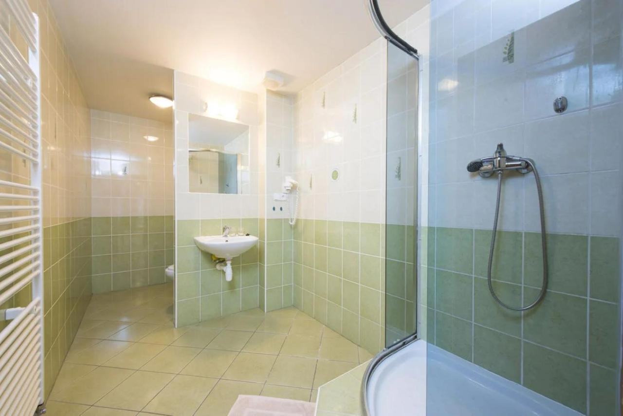 Hotel Spolcentrum Svit Extérieur photo