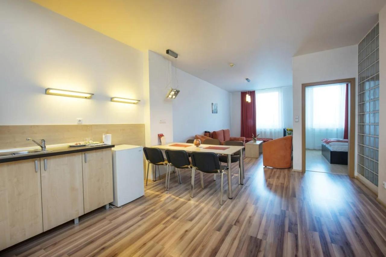 Hotel Spolcentrum Svit Extérieur photo