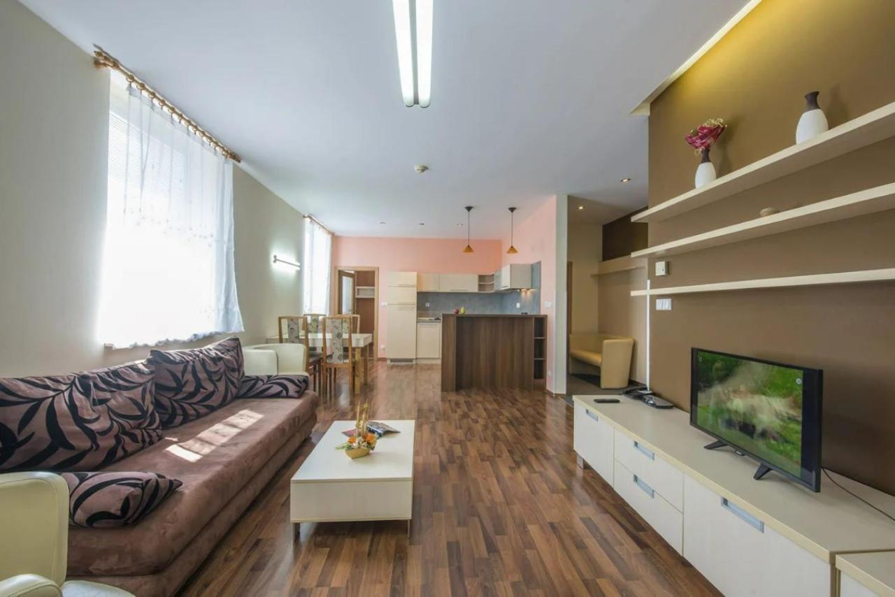 Hotel Spolcentrum Svit Extérieur photo
