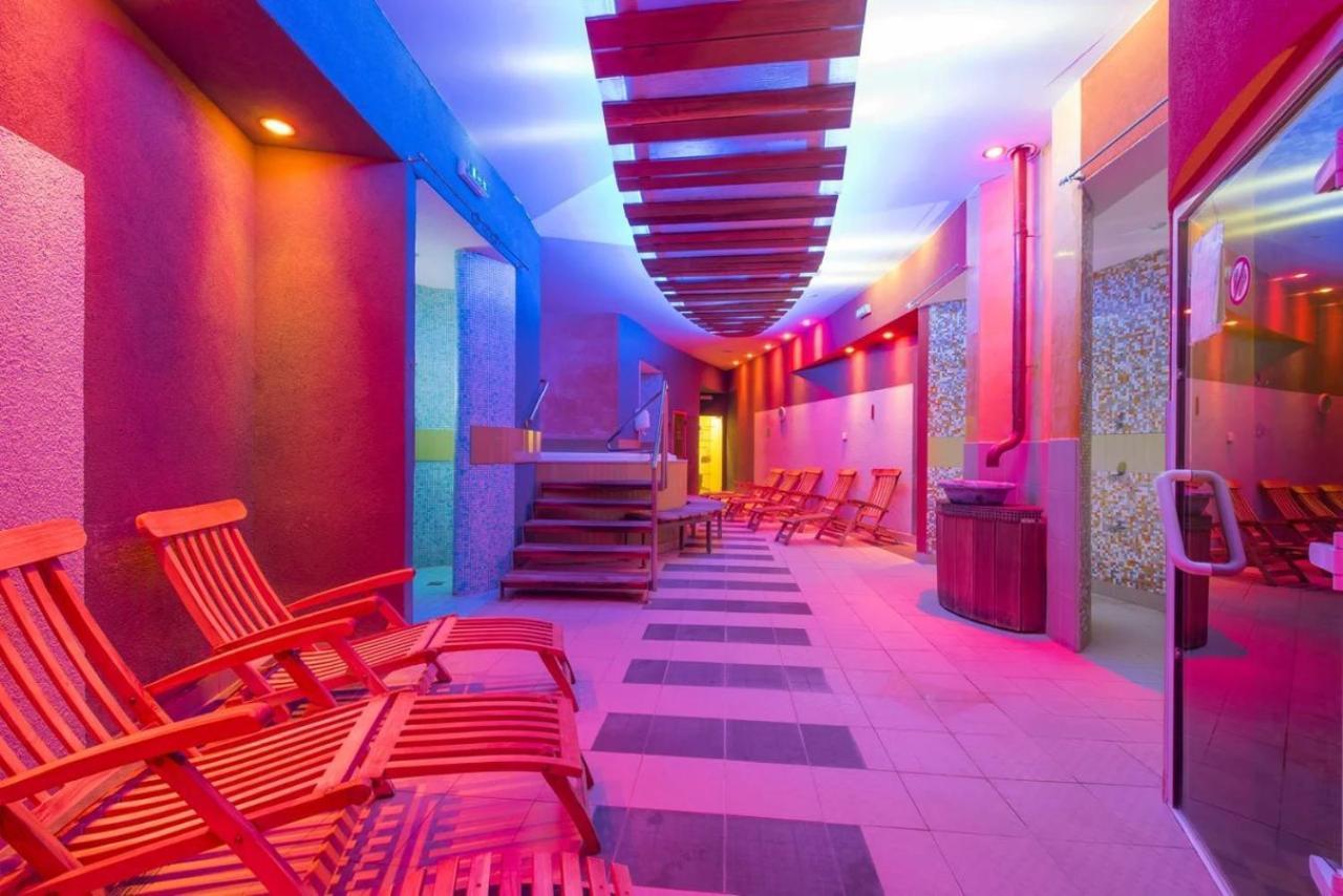 Hotel Spolcentrum Svit Extérieur photo
