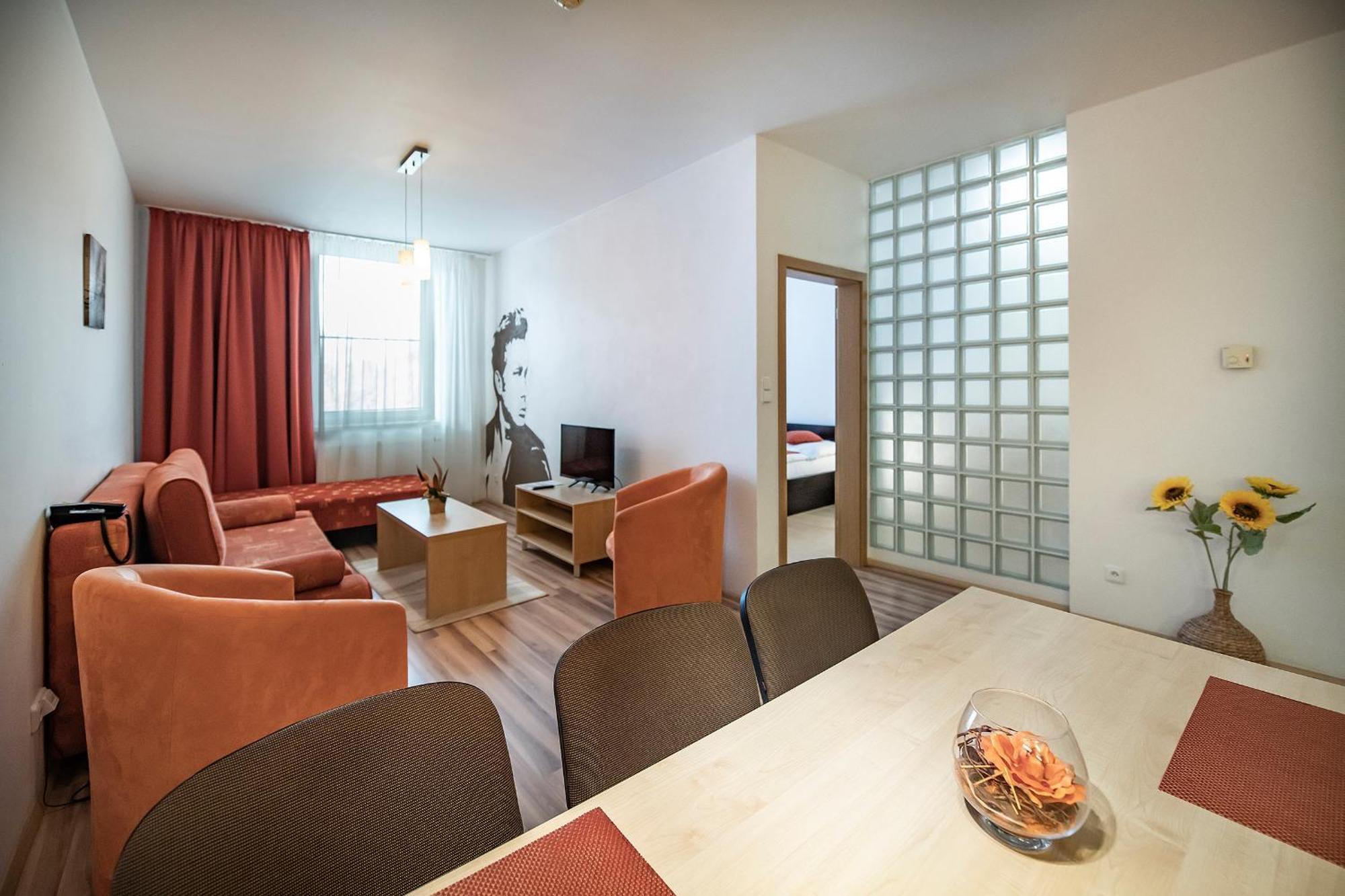 Hotel Spolcentrum Svit Extérieur photo