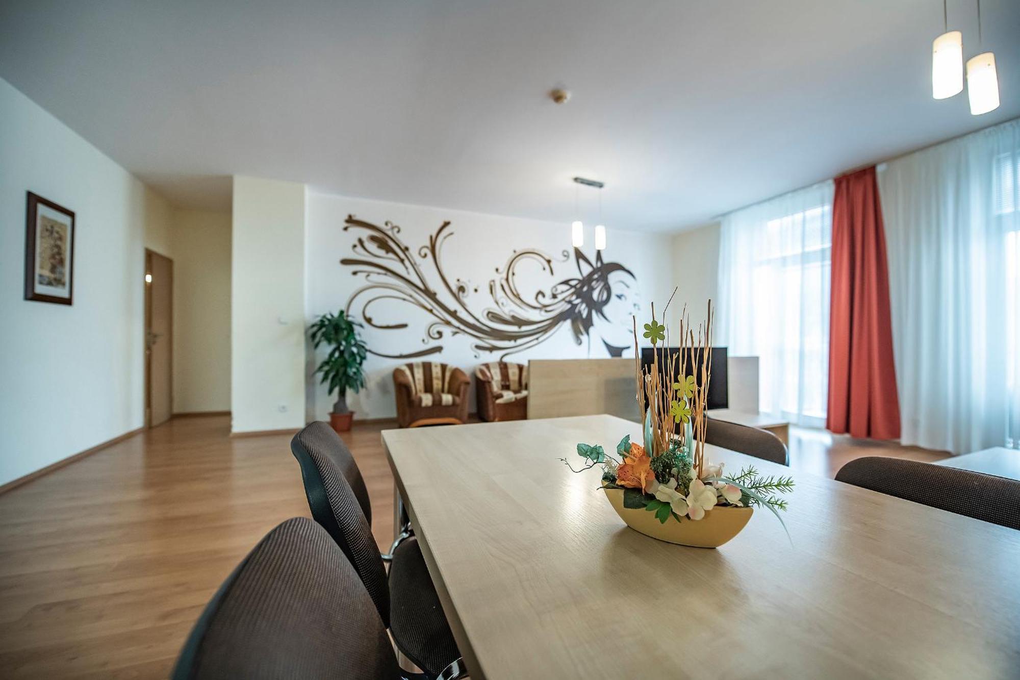 Hotel Spolcentrum Svit Extérieur photo