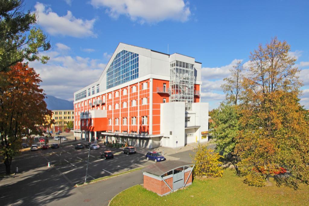 Hotel Spolcentrum Svit Extérieur photo