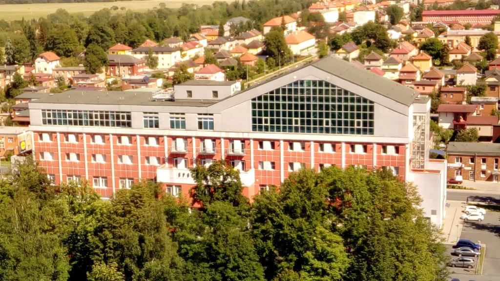 Hotel Spolcentrum Svit Extérieur photo